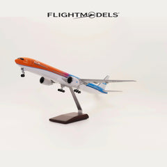Boeing 777 KLM Orange Pride
